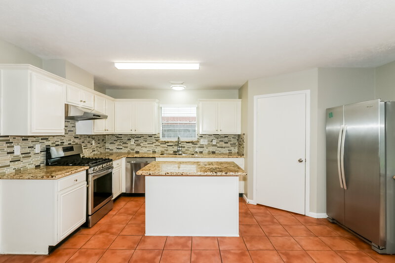 2,150/Mo, 3807 Wildhawk Dr Katy, TX 77449 Kitchen View 2