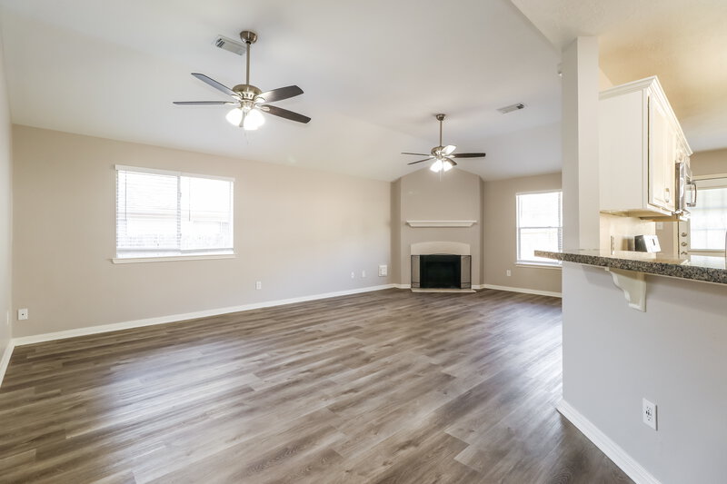 1,980/Mo, 12080 La Salle River Rd Conroe, TX 77304 Living Room View