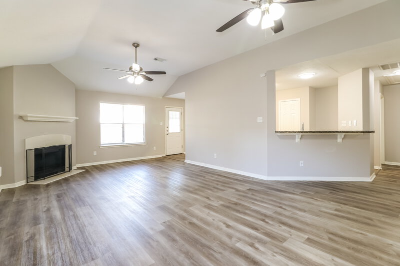 1,980/Mo, 12080 La Salle River Rd Conroe, TX 77304 Living Room View 2