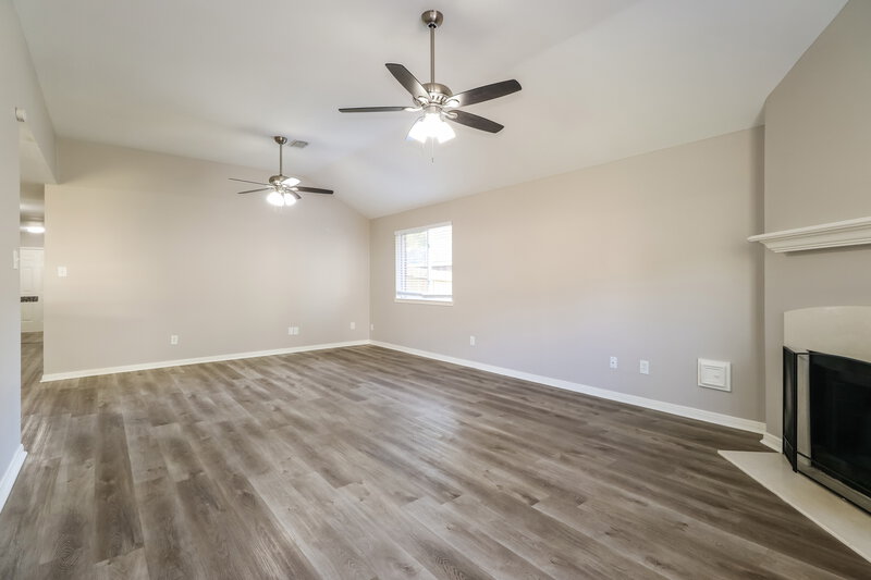 1,980/Mo, 12080 La Salle River Rd Conroe, TX 77304 Living Room View 3