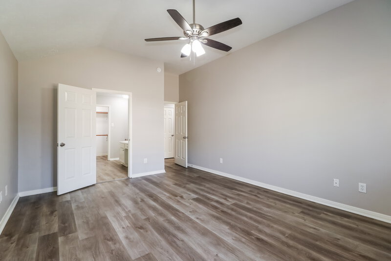 1,980/Mo, 12080 La Salle River Rd Conroe, TX 77304 Main Bedroom View 2