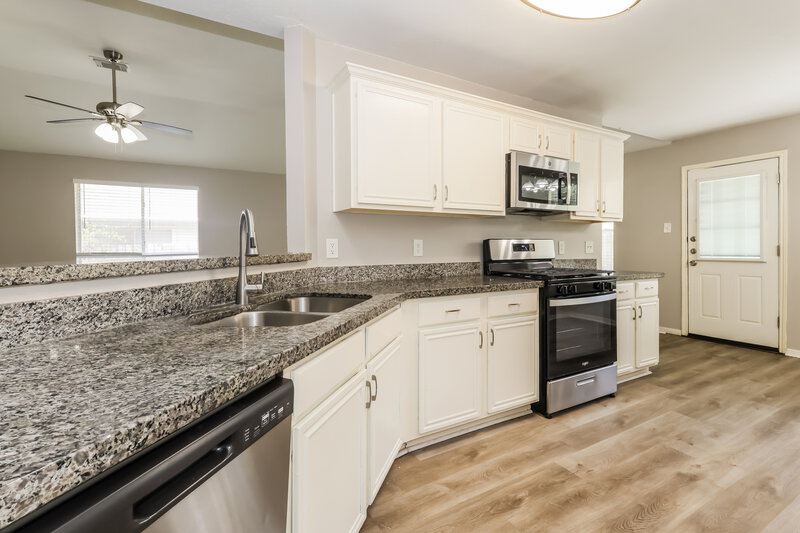 1,735/Mo, 12080 La Salle River Rd Conroe, TX 77304 Misc View 8