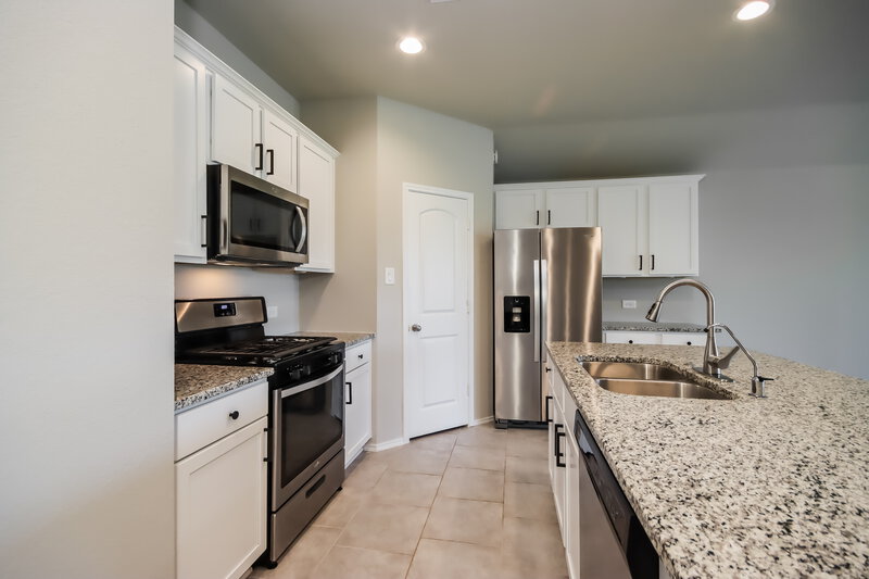 1,980/Mo, 20117 Lecrete Mill Dr New Caney, TX 77357 Kitchen View