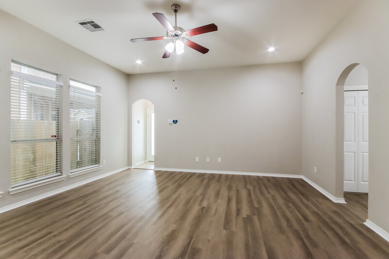 2,055/Mo, 12931 Palm Leaf Ct Houston, TX 77044 Living Room View
