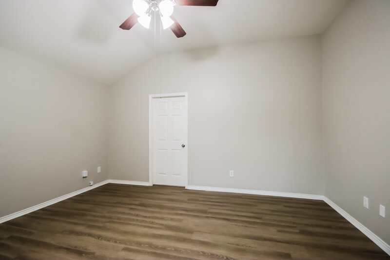 2,055/Mo, 12931 Palm Leaf Ct Houston, TX 77044 Main Bedroom View