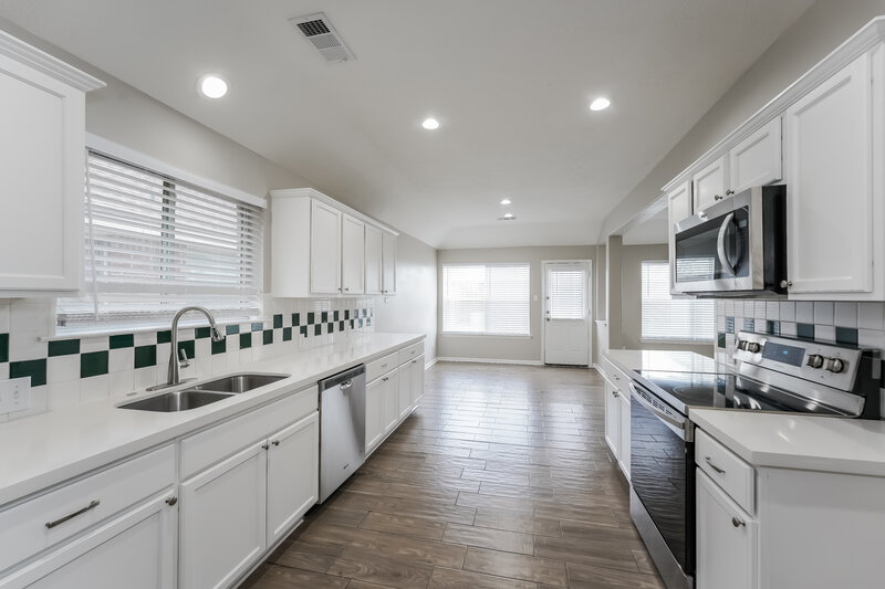 2,085/Mo, 18006 Oakmoss Hill Ct Richmond, TX 77407 Kitchen View
