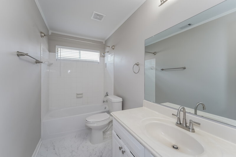 2,085/Mo, 18006 Oakmoss Hill Ct Richmond, TX 77407 Bathroom View
