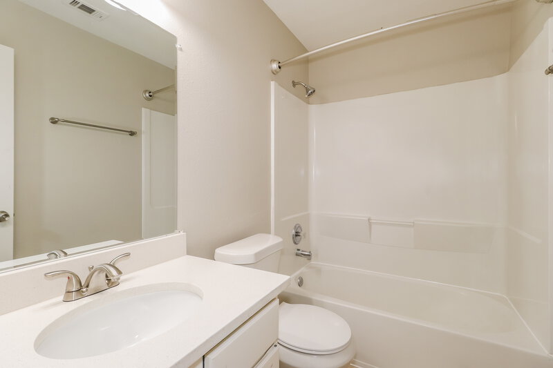 2,035/Mo, 19414 Cavern Springs Dr Tomball, TX 77375 Bathroom View