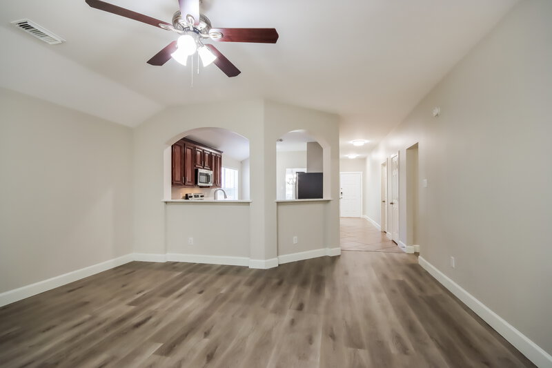 2,445/Mo, 1927 Ryansbrook Ln Spring, TX 77386 Living Room View
