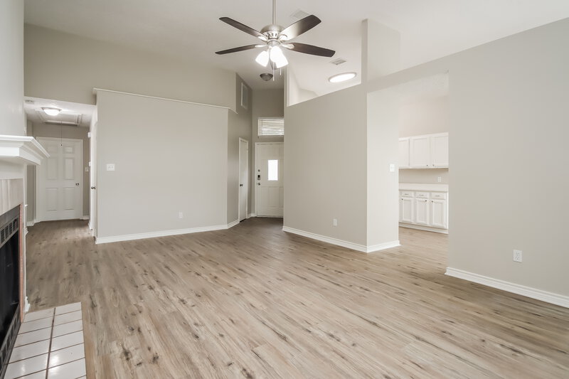 2,090/Mo, 1926 Havenhouse Dr Spring, TX 77386 Living Room View 2
