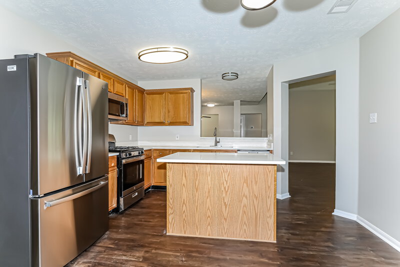 2,215/Mo, 6530 Woodland Oaks Magnolia, TX 77354 Kitchen View 3