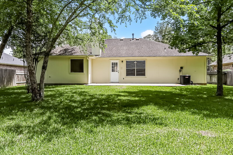 2,215/Mo, 6530 Woodland Oaks Magnolia, TX 77354 Rear View