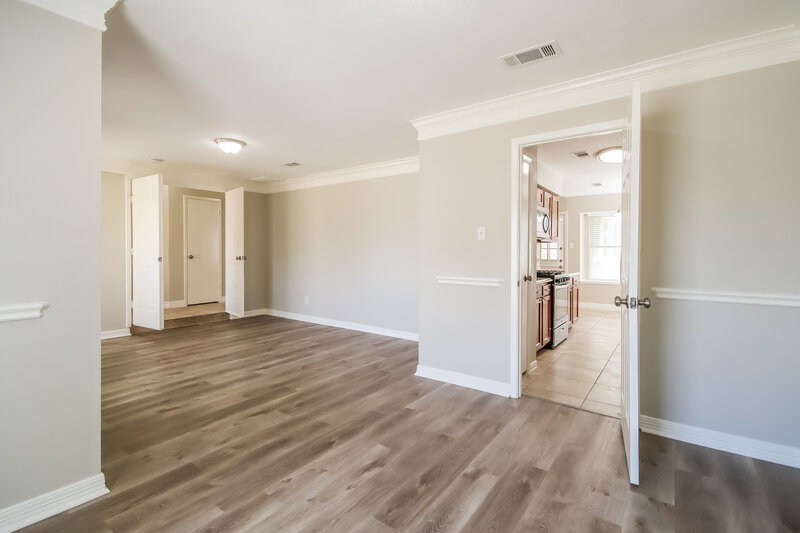 2,015/Mo, 1235 Park Ln Katy, TX 77450 Living Room View 2