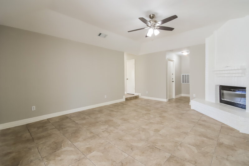 2,015/Mo, 1235 Park Ln Katy, TX 77450 Living Room View 3