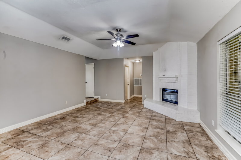 1,955/Mo, 1235 Park Ln Katy, TX 77450 Living Room View 2