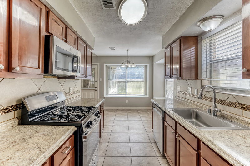 1,955/Mo, 1235 Park Ln Katy, TX 77450 Kitchen View 2