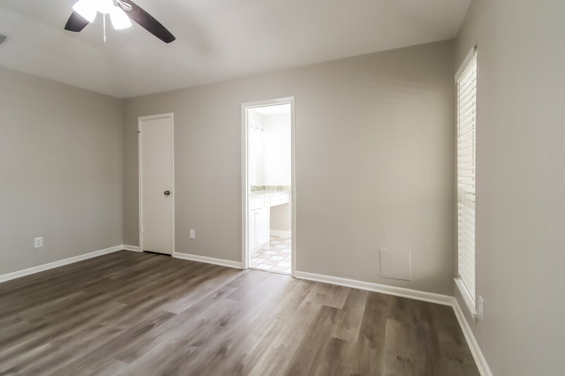 2,015/Mo, 1235 Park Ln Katy, TX 77450 Main Bedroom View