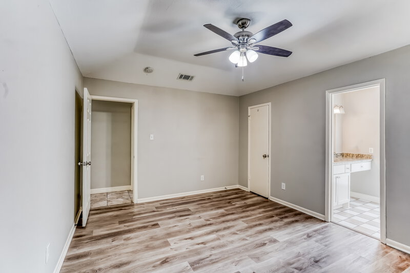 1,955/Mo, 1235 Park Ln Katy, TX 77450 Main Bedroom View 2