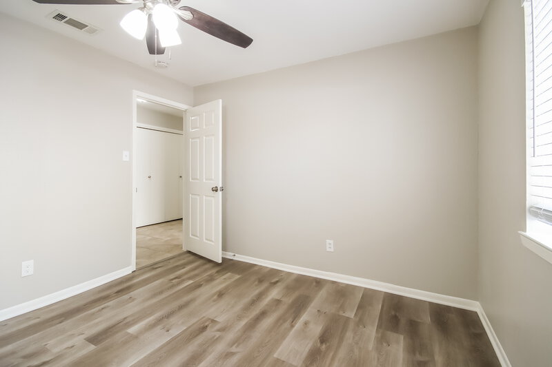 2,015/Mo, 1235 Park Ln Katy, TX 77450 Bedroom View 2