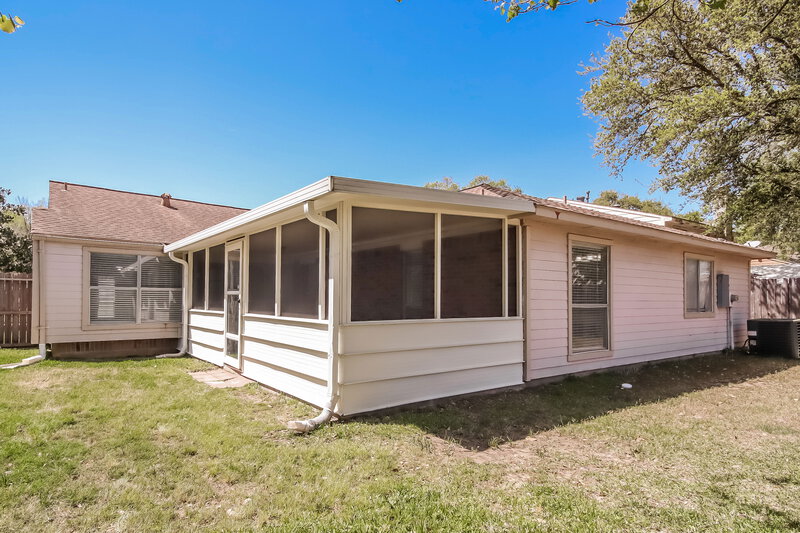 2,015/Mo, 1235 Park Ln Katy, TX 77450 Rear View