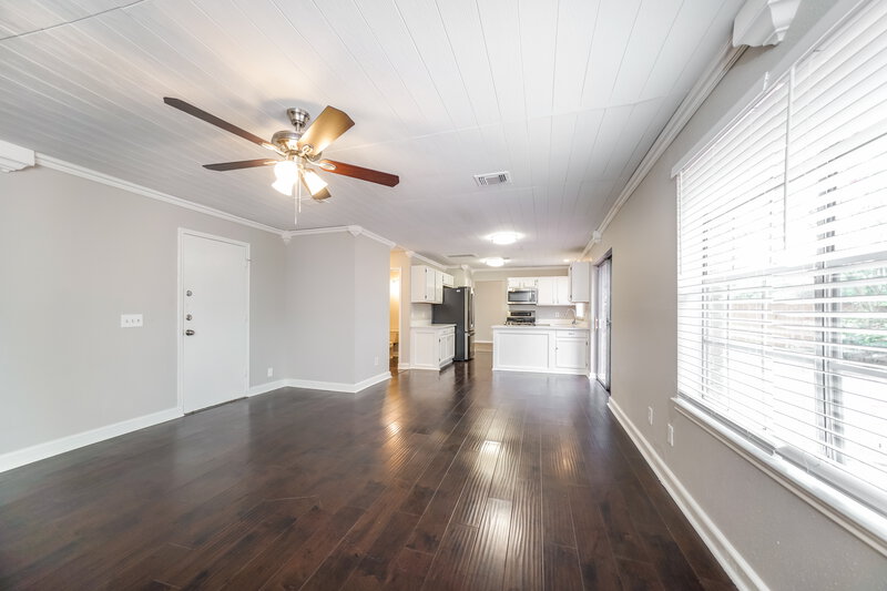 2,055/Mo, 9934 Totem Trl Houston, TX 77064 Living Room View 2