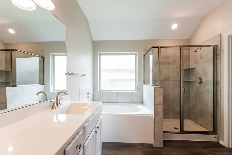 1,870/Mo, 3812 Vista Grove Ct Rosenberg, TX 77469 Main Bathroom View