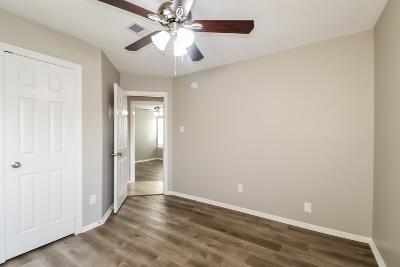 2,180/Mo, 822 Chase View Dr Bacliff, TX 77518 Bedroom View 4