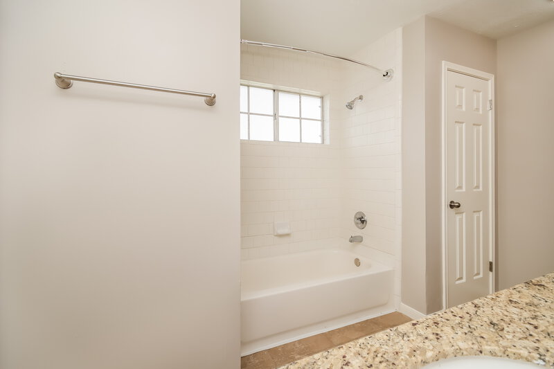 2,280/Mo, 2623 Anthony Hay Ln Katy, TX 77449 Main Bathroom View