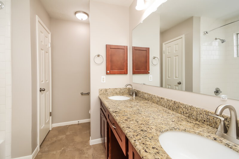 2,280/Mo, 2623 Anthony Hay Ln Katy, TX 77449 Main Bathroom View 2