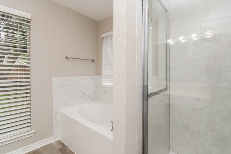 2,510/Mo, 21411 Park Timbers Ln Katy, TX 77450 Main Bathroom View
