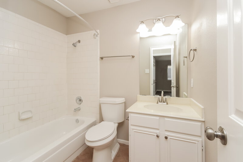 2,510/Mo, 21411 Park Timbers Ln Katy, TX 77450 Bathroom View 2