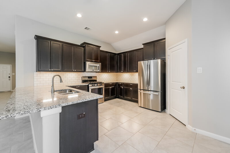 2,295/Mo, 6438 Sterling Shores Ln Rosenberg, TX 77471 Kitchen View