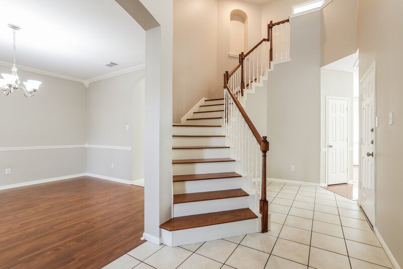 2,240/Mo, 14518 Southern Magnolia Cir Houston, TX 77044 Foyer View