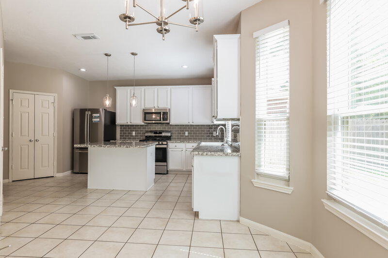 2,240/Mo, 14518 Southern Magnolia Cir Houston, TX 77044 Breakfast Nook View