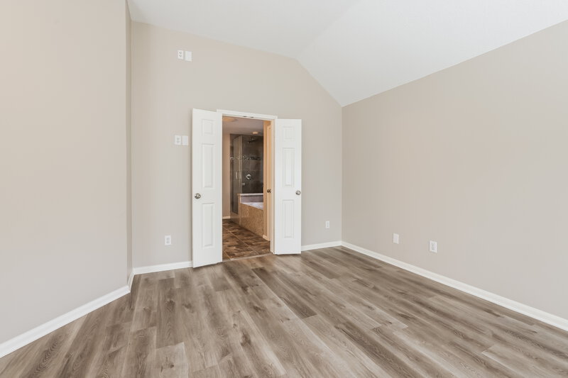 2,240/Mo, 14518 Southern Magnolia Cir Houston, TX 77044 Main Bedroom View 2