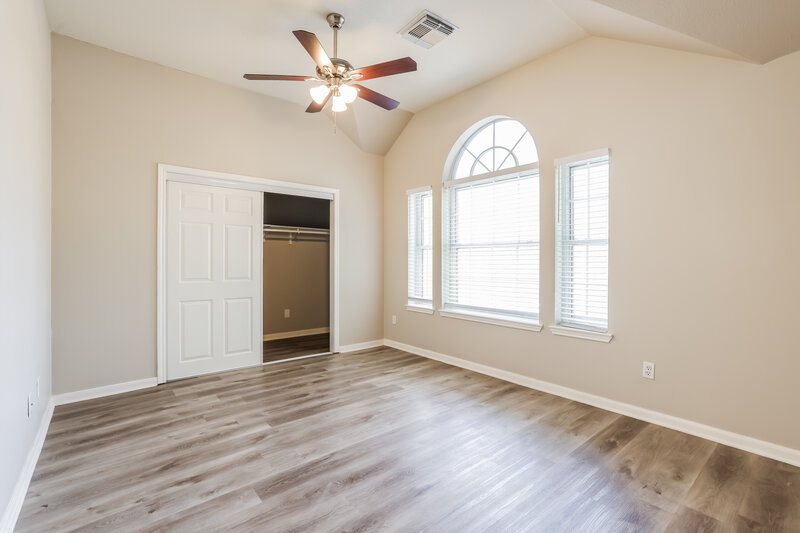 2,240/Mo, 14518 Southern Magnolia Cir Houston, TX 77044 Bedroom View