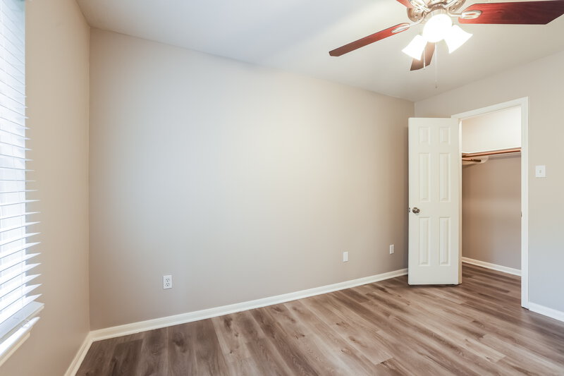2,240/Mo, 14518 Southern Magnolia Cir Houston, TX 77044 Bedroom View 2