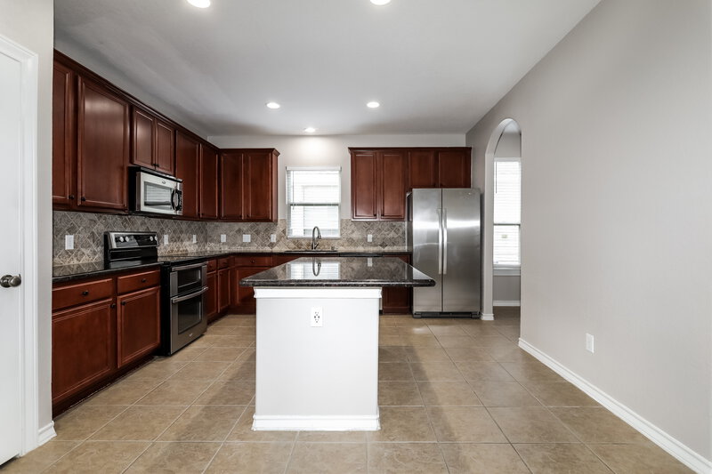 2,190/Mo, 34 W Montfair Blvd The Woodlands, TX 77382 Kitchen View