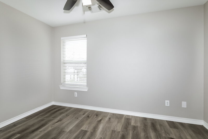 2,190/Mo, 34 W Montfair Blvd The Woodlands, TX 77382 Bedroom View
