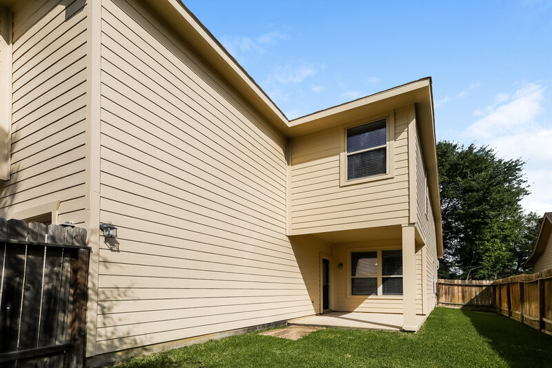 2,190/Mo, 34 W Montfair Blvd The Woodlands, TX 77382 Rear View