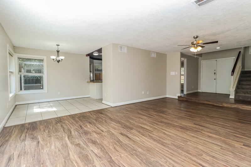 1,950/Mo, 7811 Goldengrove Dr Spring, TX 77379 Living Room View 3