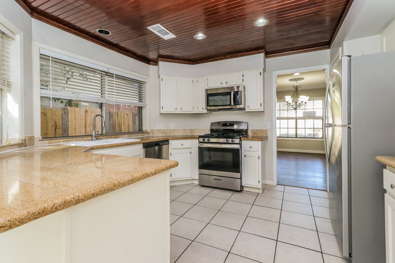 1,950/Mo, 7811 Goldengrove Dr Spring, TX 77379 Kitchen View