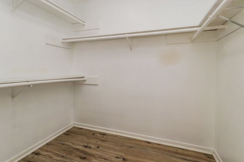 1,950/Mo, 7811 Goldengrove Dr Spring, TX 77379 Walk In Closet View