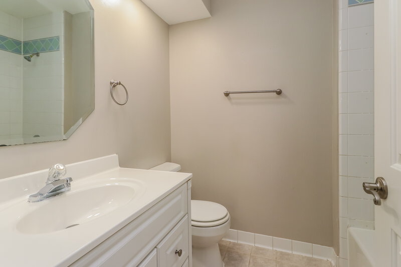 1,950/Mo, 7811 Goldengrove Dr Spring, TX 77379 Bathroom View