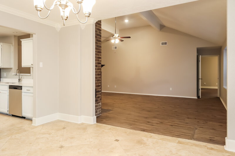 2,315/Mo, 6103 Nancet Dr Houston, TX 77041 Dining Room View 2