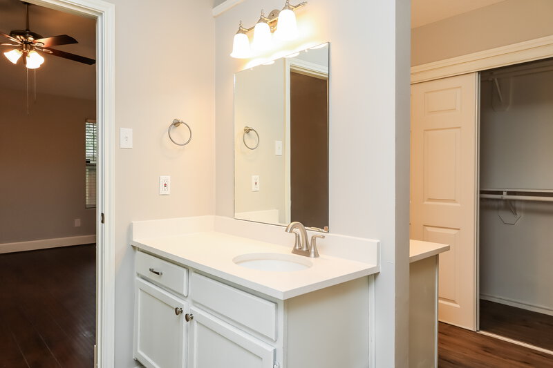 2,315/Mo, 6103 Nancet Dr Houston, TX 77041 Powder Room View
