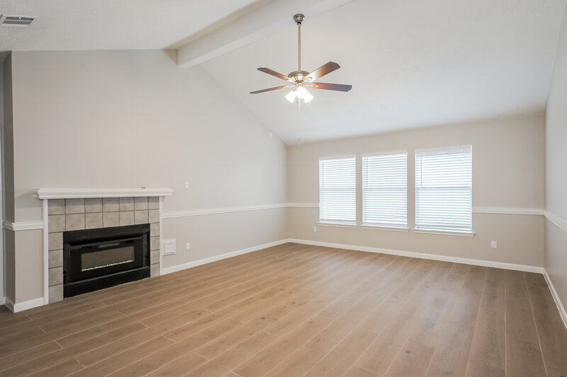 2,405/Mo, 13218 Nantucket Dr Sugar Land, TX 77478 Living Room View 2