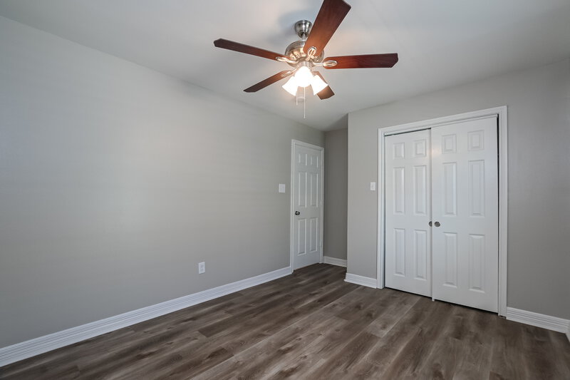 2,135/Mo, 425 N 7th St La Porte, TX 77571 Bedroom View 2