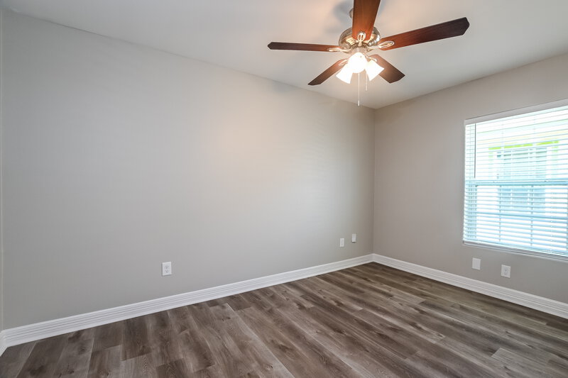 2,135/Mo, 425 N 7th St La Porte, TX 77571 Bedroom View 3