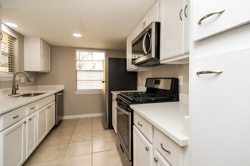 2,145/Mo, 5606 Dove Forest Ln Humble, TX 77346 Kitchen View